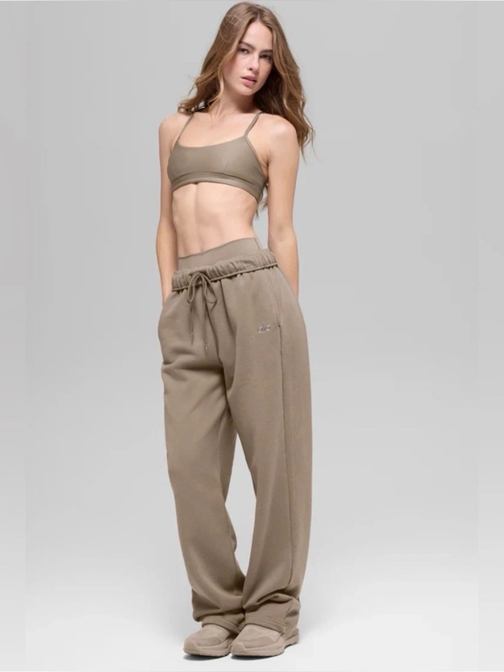 Alo Yoga Accolade Sweatpants Unisex S Tan Camel Straight Leg Fleece Joggers